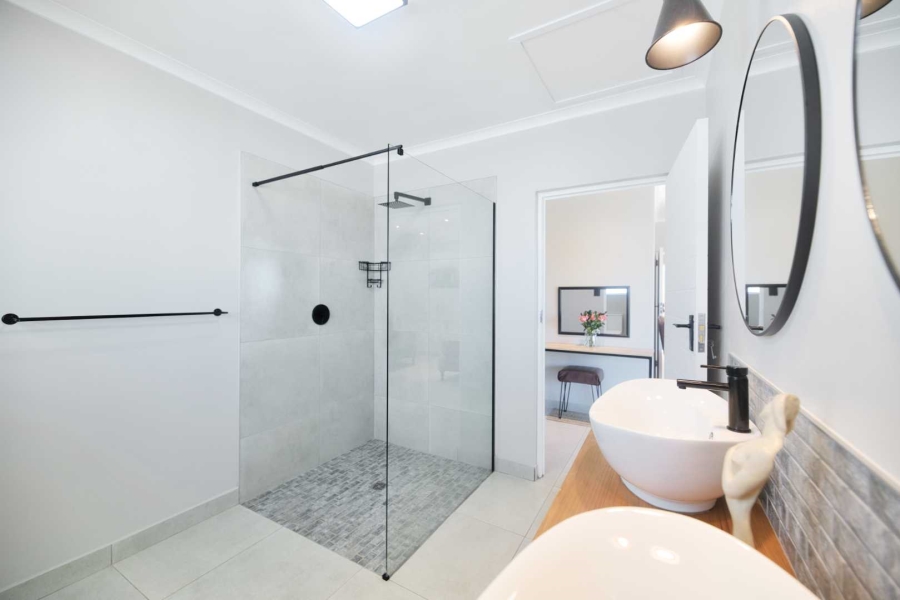 9 Bedroom Property for Sale in Westcliff Western Cape